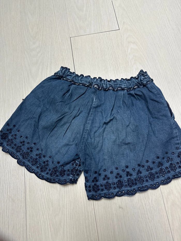Short en jean bleu, taille 10 ans - photo numéro 2