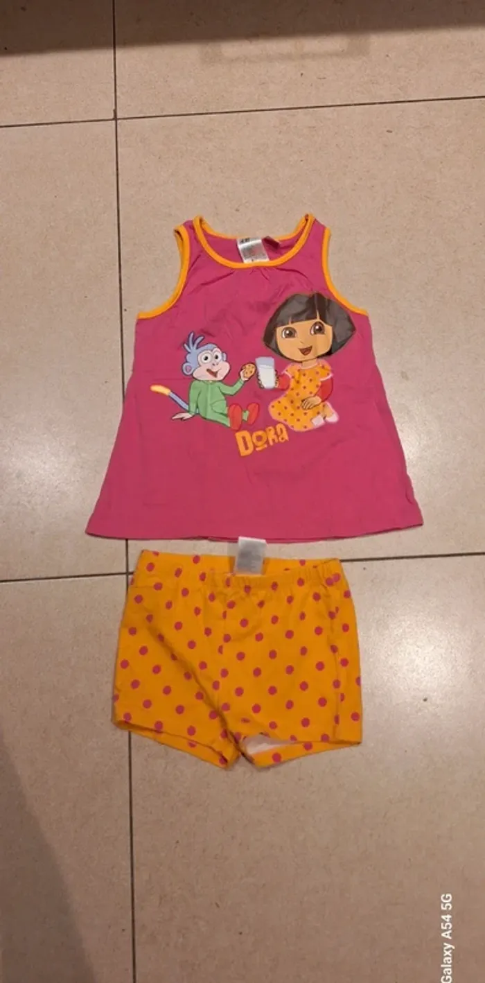 Ensemble h&m Dora l'exploratrice 4/6ans 110