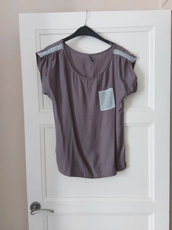Haut léger gris
