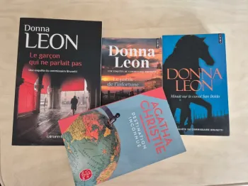 Lot de 4 livres romans policiers