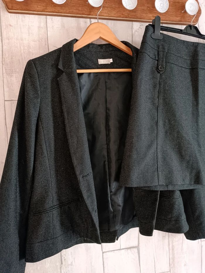 Ensemble blazer et jupe - photo numéro 3