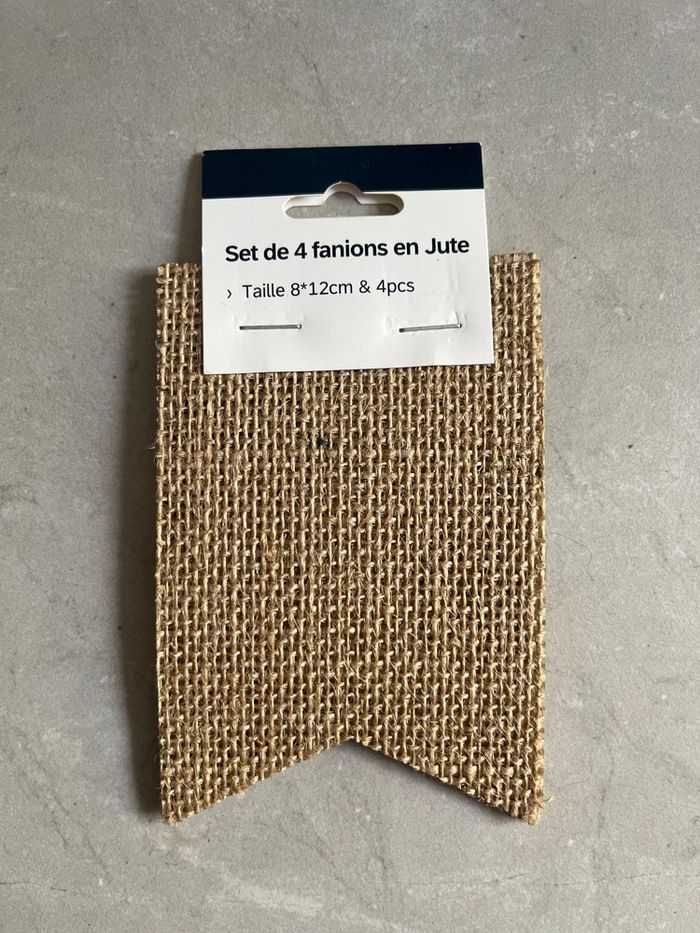 Fanions en toile de jute - photo numéro 2
