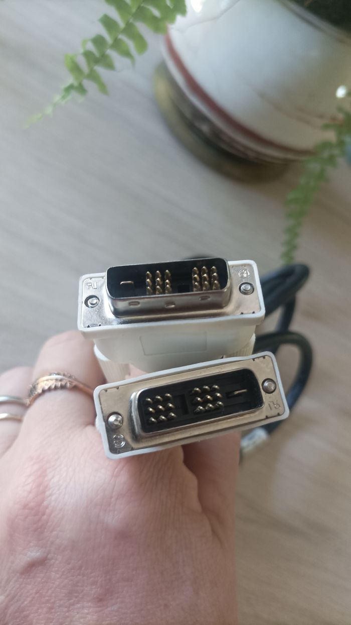 Câble DVI 1m80 RS PRO Mâle vers Mâle ecran informatique PC