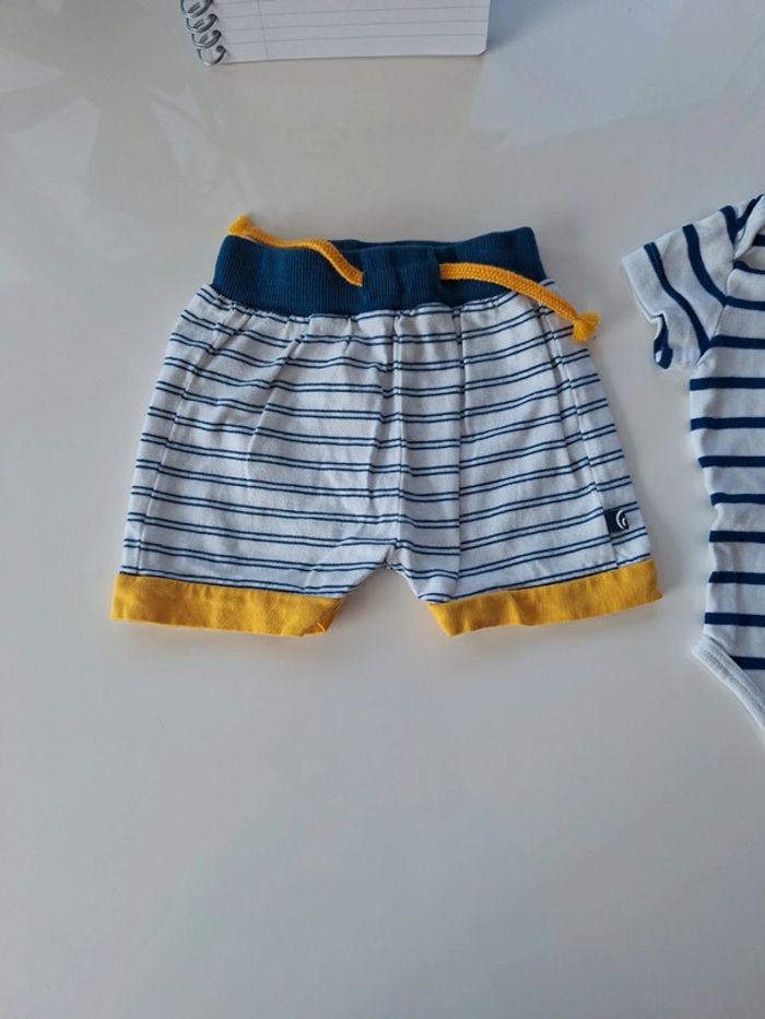Ensemble 2 bodies et short 3 mois - photo numéro 5