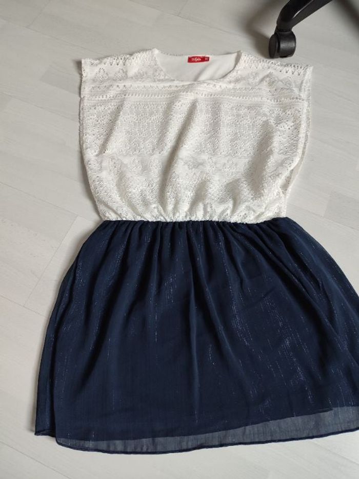 Robe élégante pour jeune fille