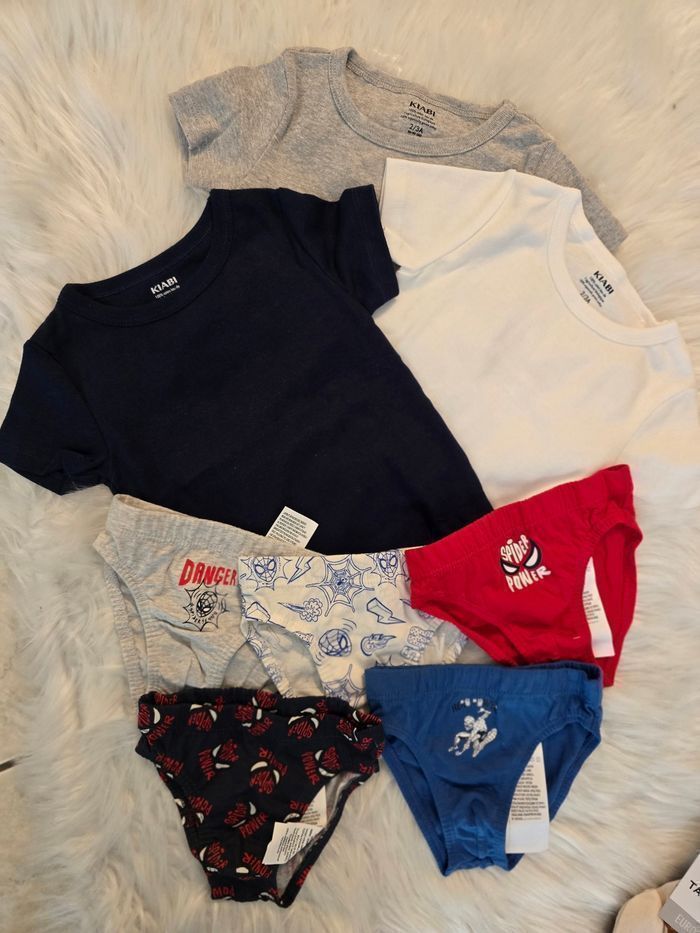Neufs (non portés) 👍💙🤩😍 lot: maillots de corps et slips 3 ans garçon 💙💙😍