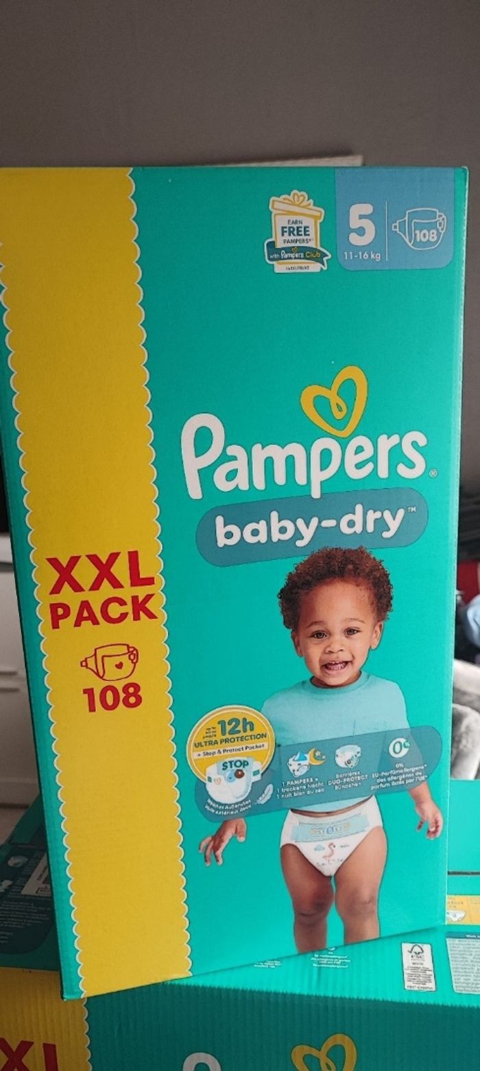 Couches pampers 5