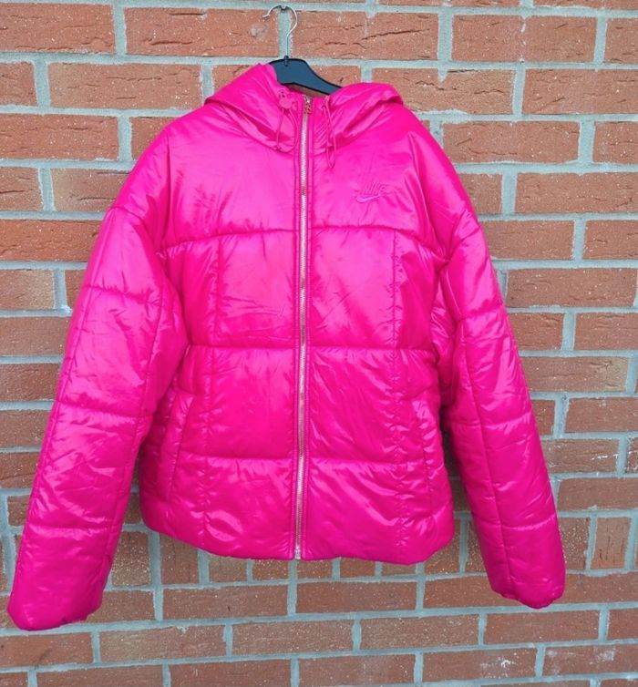 Doudoune femme nike taille s neuf - photo numéro 1