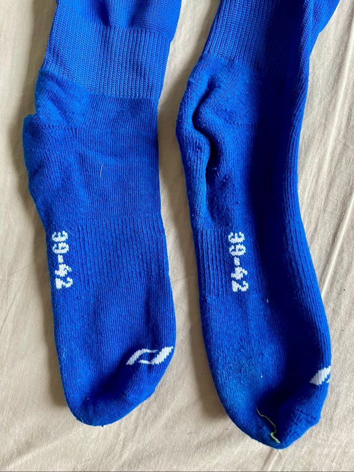 Chaussettes de foot 39/42 - photo numéro 2