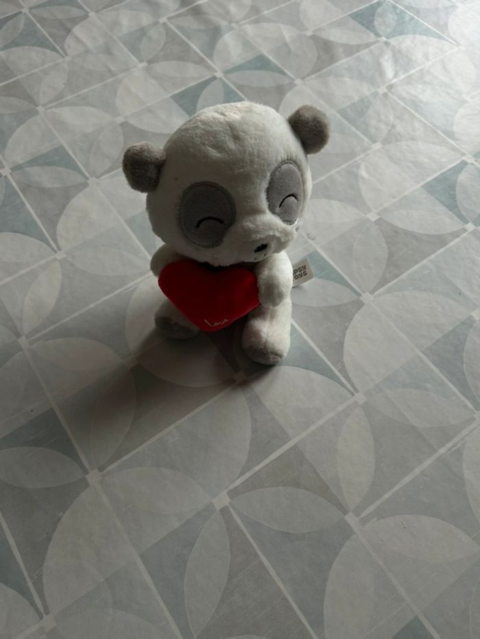 Petite peluche love neuve - photo numéro 2