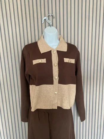Ensemble blouse et pantalon à patte large