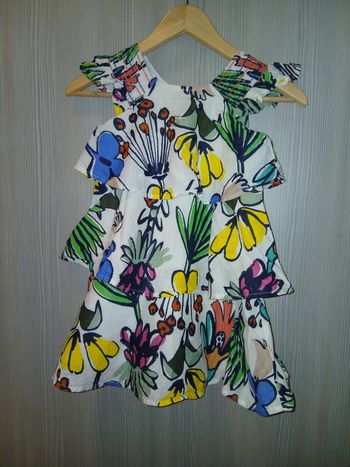 Robe Catimini 6 ans et chapeau 54