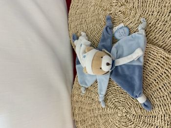 Doudou et compagnie plat ours bleu blanc Petit Chou