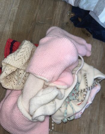 Lot chapeau bonnet chaussons bébé fille