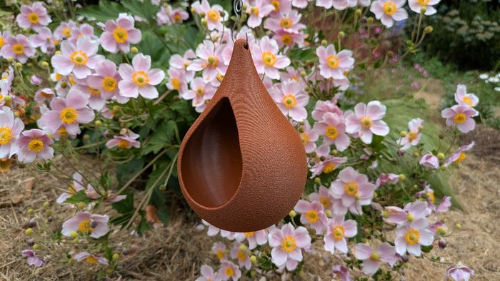 Mangeoire à oiseaux de la nature en forme de goutte d'eau effet strié marron clair