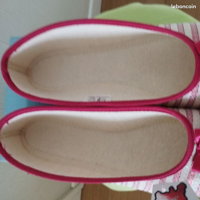 Chaussons femme Neuf Pointure 40 - photo numéro 6