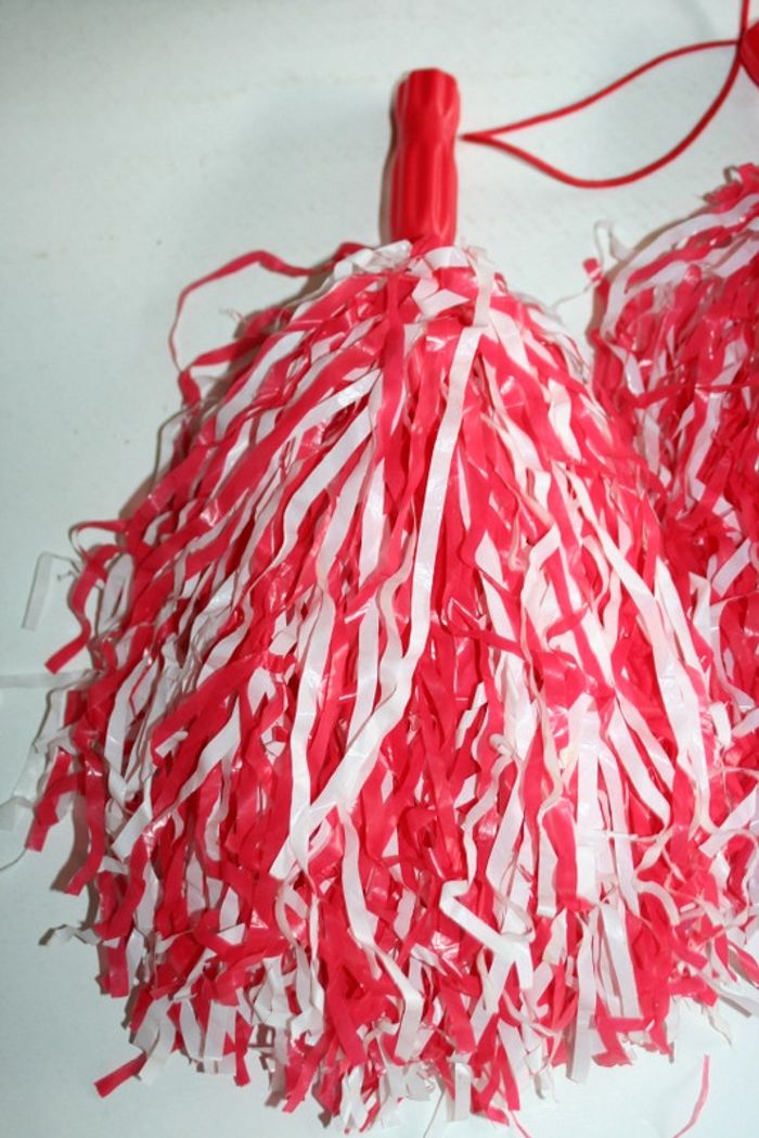 Kit pompons Pompom girls + mégaphone - photo numéro 2