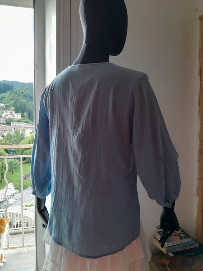 Blouse bleu avec broderie taille s vintage manches bouffantes - photo numéro 4