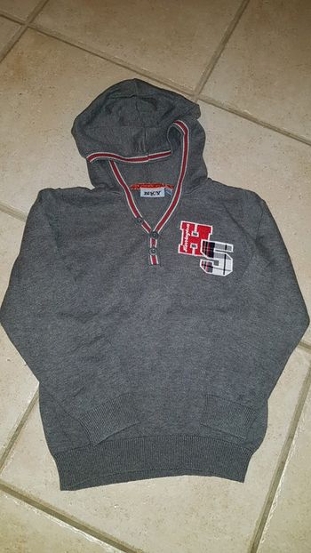 Pull léger à capuche gris