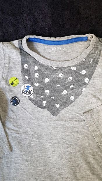 T-shirt manche longue gris taille 3 ans