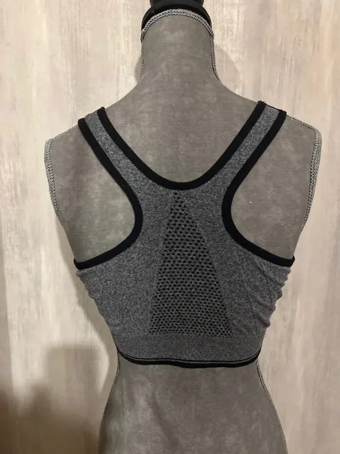 Brassière de sport - photo numéro 3