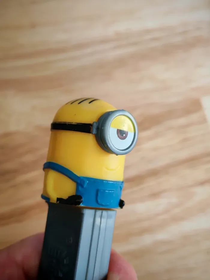 Distributeur PEZ les minions - photo numéro 3