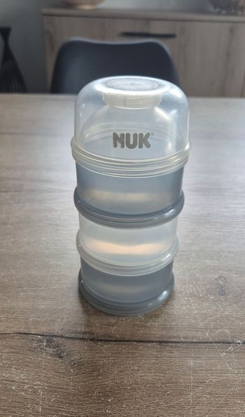 Boîte doseuse de lait empilable