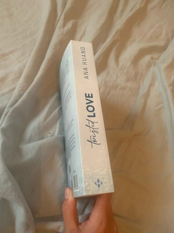 Livre twisted love - photo numéro 3