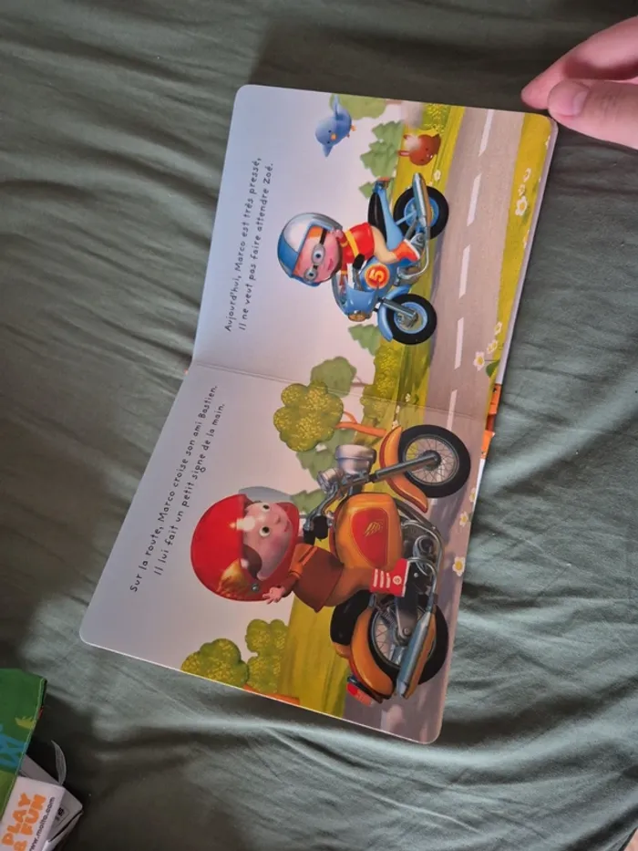 Livre ptit garçon la moto de marco - photo numéro 4