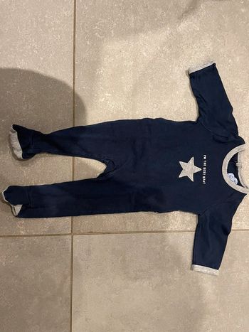 Pyjama tape à l’œil