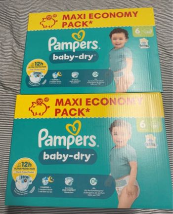 Deux cartons de couches Pampers taille 6 normal