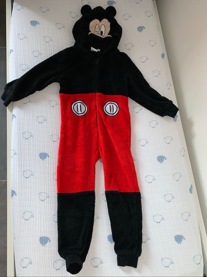 Combinaison pyjama Mickey Disney – Garçon/Fille 6 ans – Très bon état - photo numéro 2