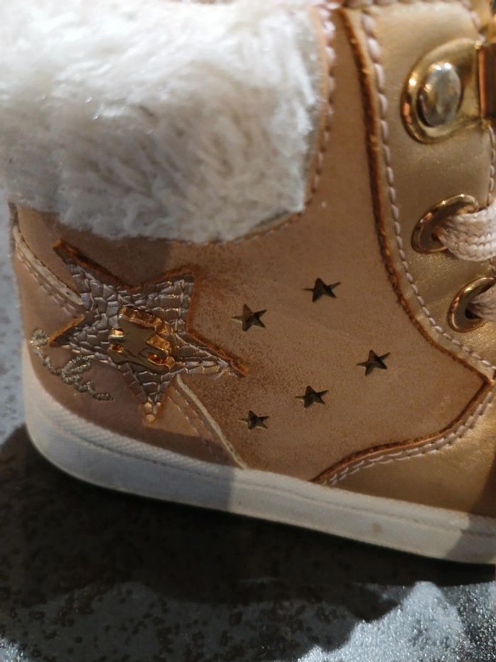 Chaussures taille 22 - photo numéro 8