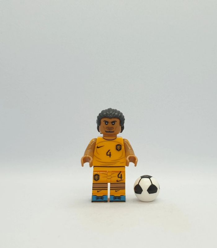 🎽 Figurine Footballeur Coupe du Monde 2022 Équipe des Pays-Bas - Virgil van Djik - (Style Lego) 🎽 - photo numéro 5