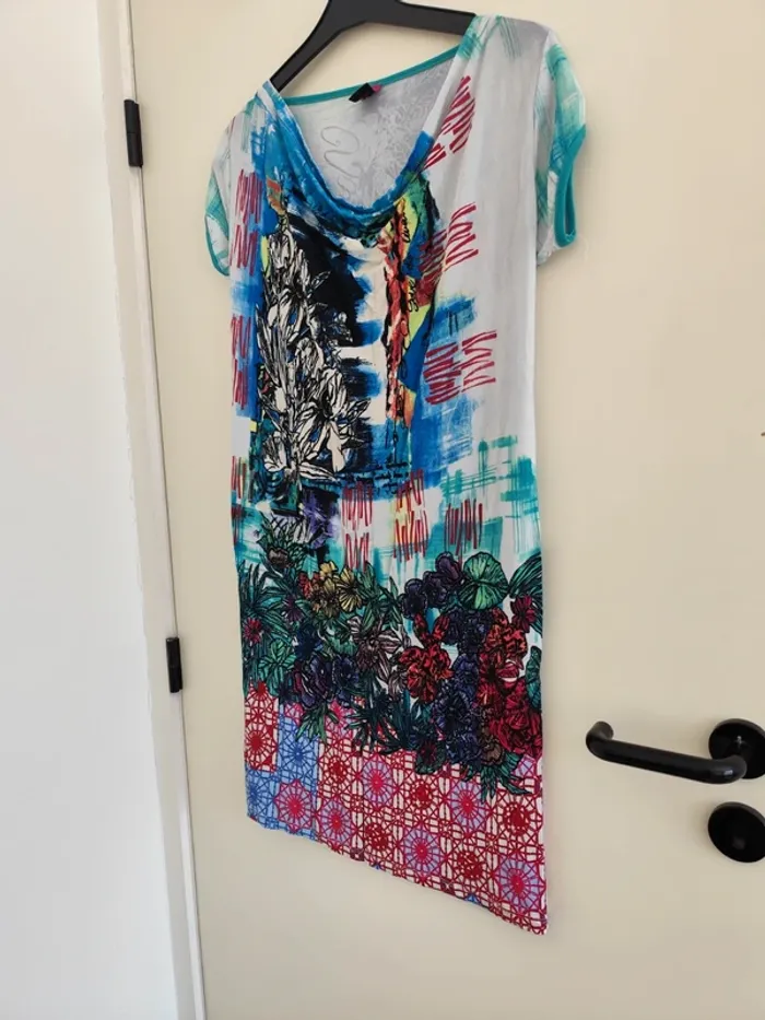 Belle robe d'été légère Save the Queen colorée motifs fleuris M très bon état - photo numéro 5
