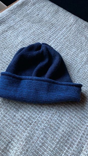 Bonnet réversible bleu marine et bleu enfant 3-7 ans