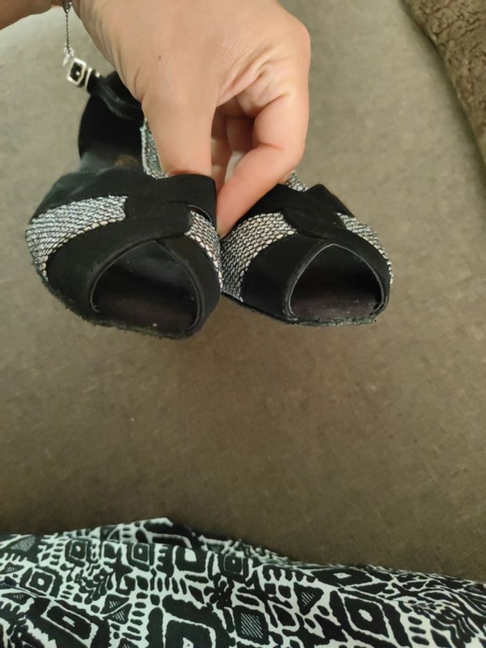 Chaussures de danse noires et argentées - photo numéro 5