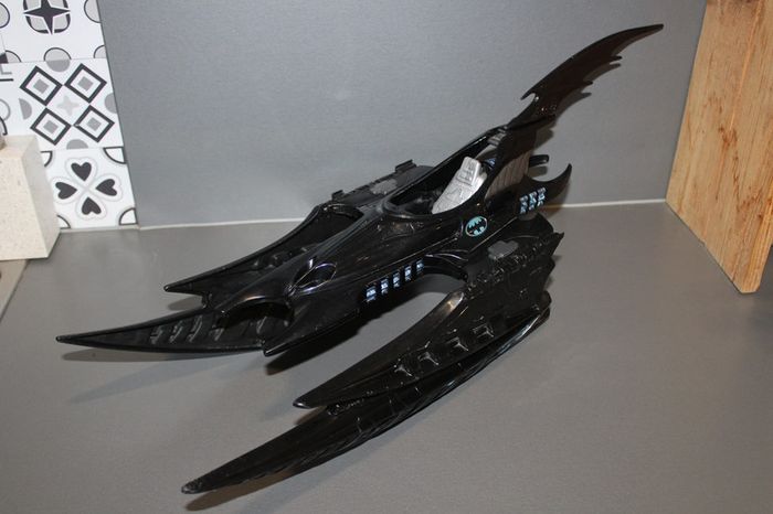 Véhicule Batwing Batman - DC Comics - photo numéro 2