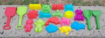 Set de plages moules, pelles et râteaux Gifi