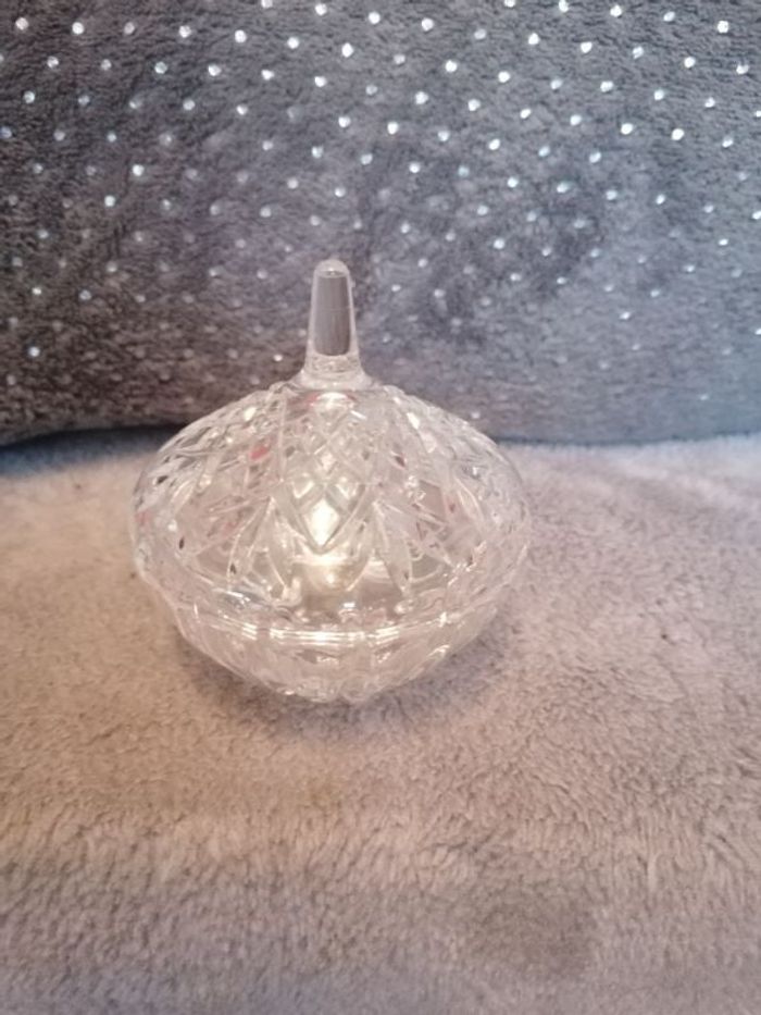 Petit sucrier ou autre en cristal jamais utilisé