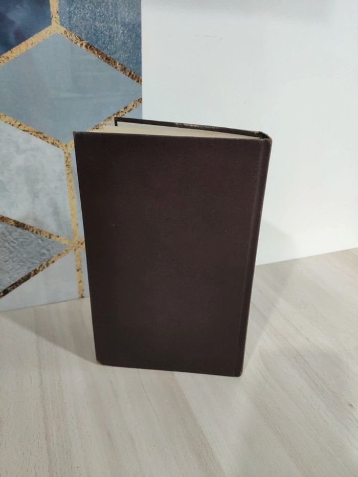 Livre grand format la duchesse rebelle Jennifer Wilde - photo numéro 2