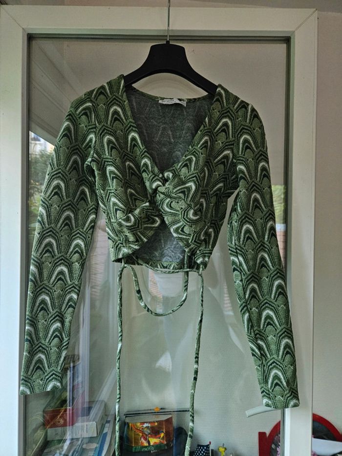 Top à motif vert bershka taille 34 xs