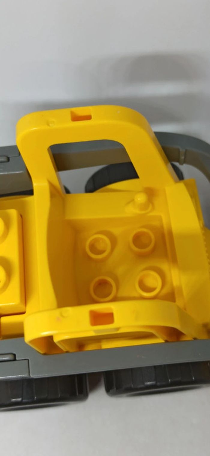 Véhicule pelleteuse avec plot lego duplo - photo numéro 12