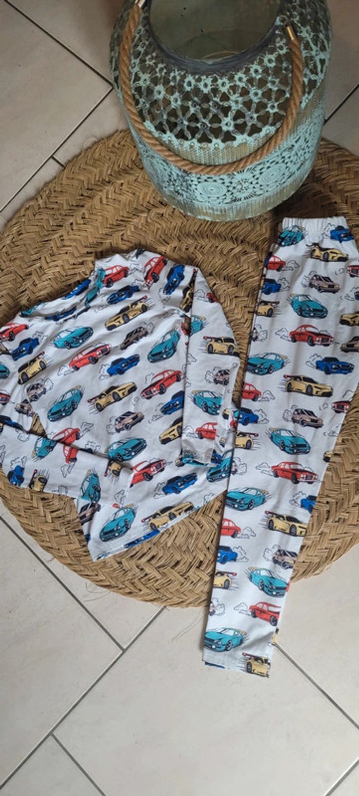 Joli pyjama garçon voiture Taille 7 ans - photo numéro 2