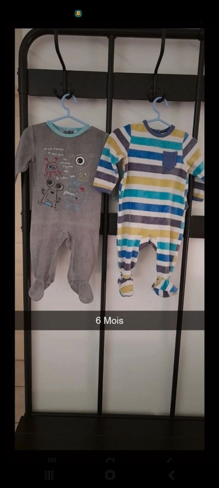 Lot de 2 pyjamas taille 6 Mois