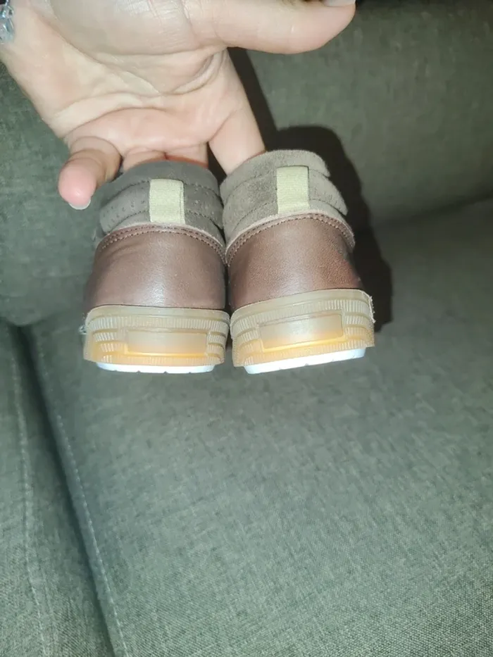 Belles chaussures en cuir marron taille 29 - photo numéro 3