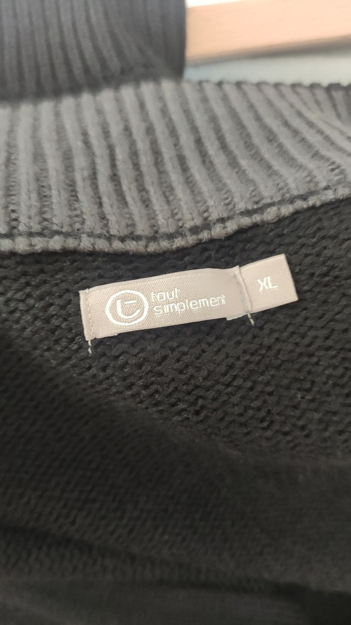 pull homme zippé taille XL couleur noir marque tout simplement - photo numéro 3