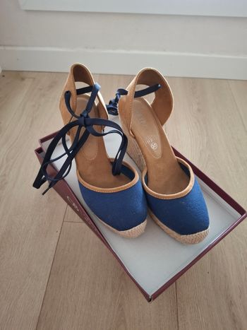 Chaussures compensées à lacets Marypaz en très bon état