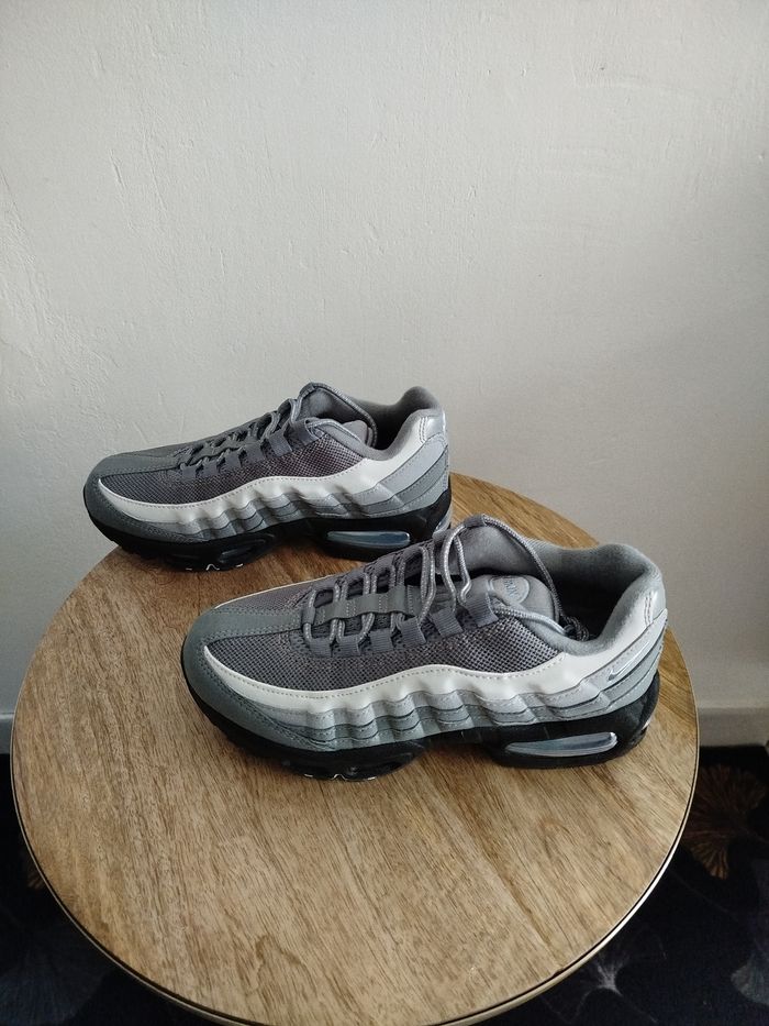Baskets Nike T 37,5 - photo numéro 3