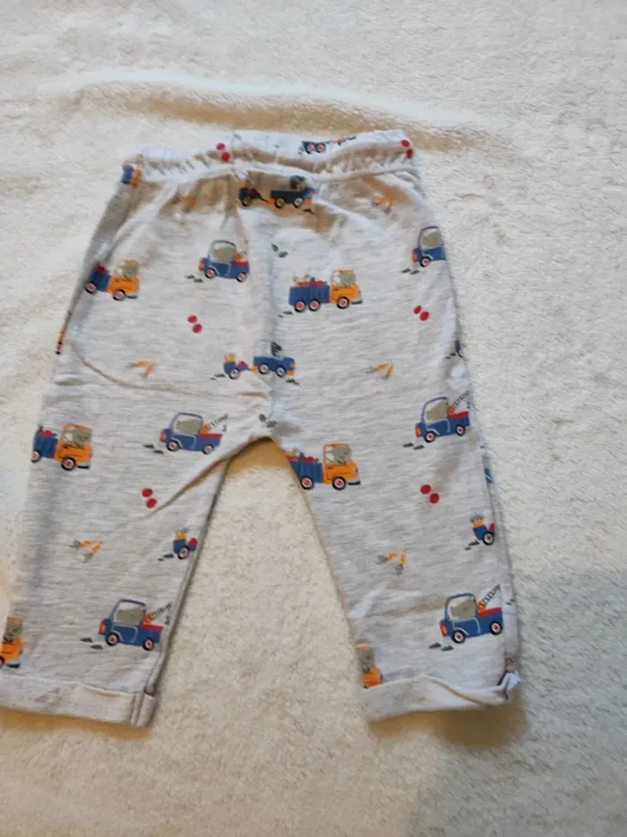 Lot 4 pantalons jogging 9 mois - photo numéro 9